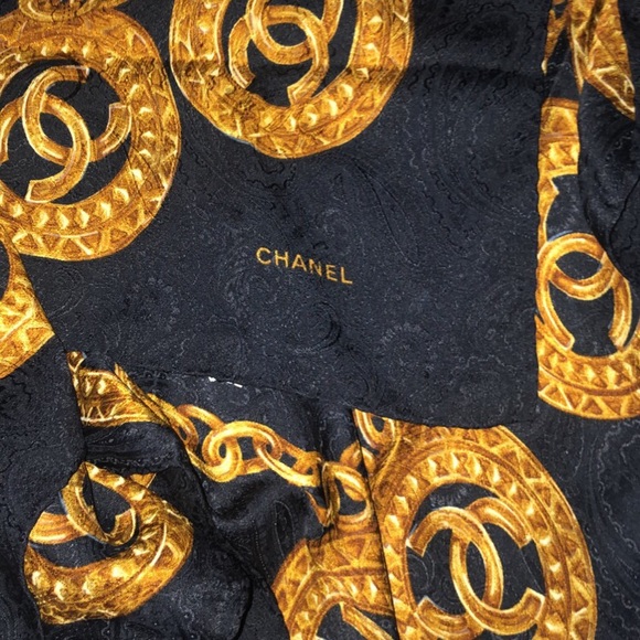 Authentic Chanel vintage scarf - Picture 6 of 11